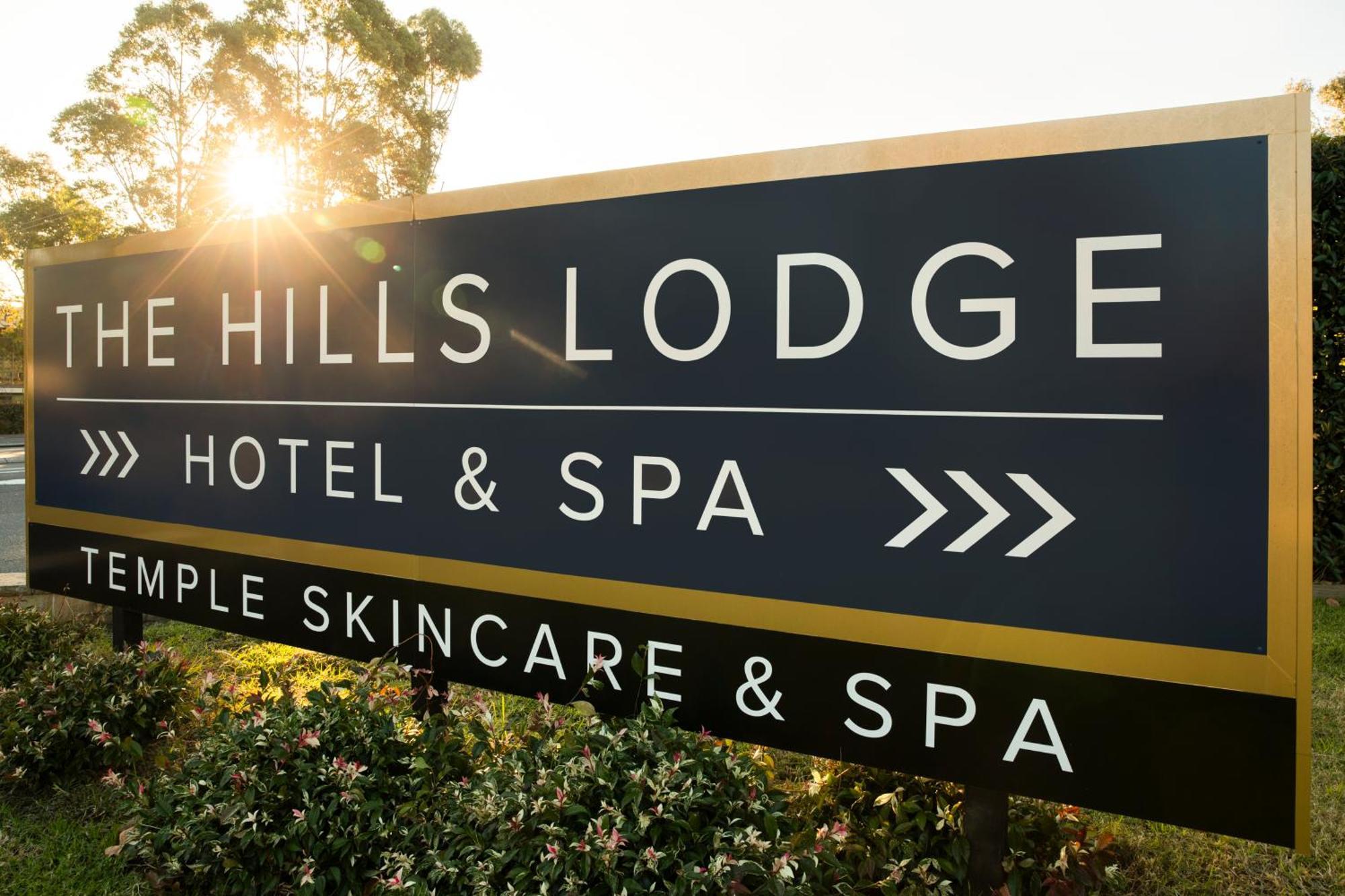 Peppers The Hills Lodge Castle Hill Exterior photo