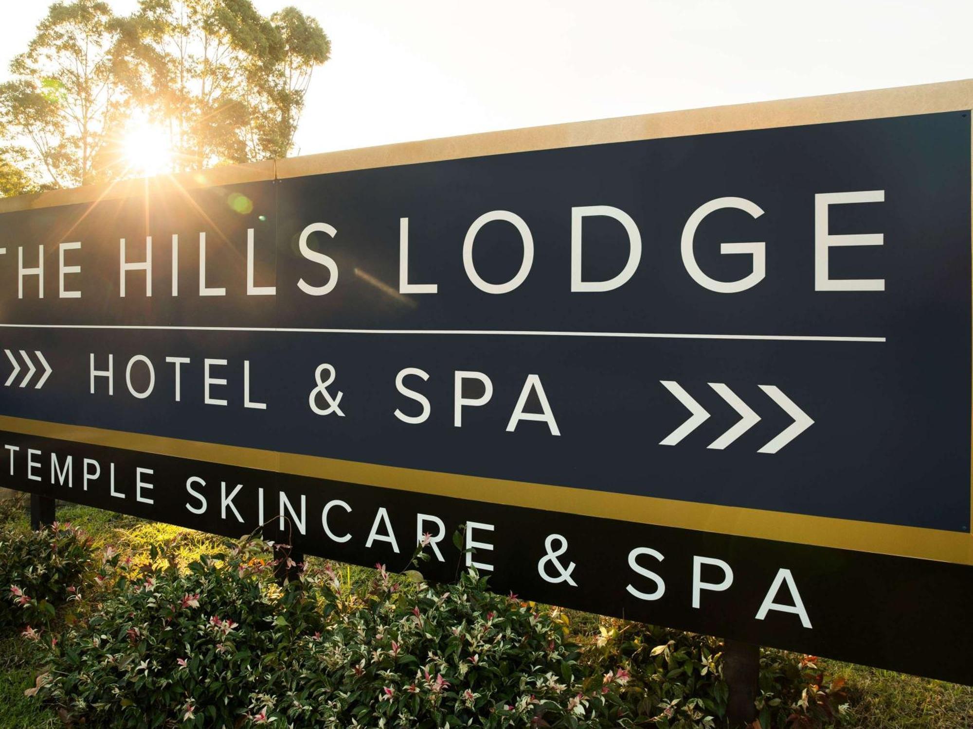 Peppers The Hills Lodge Castle Hill Exterior photo